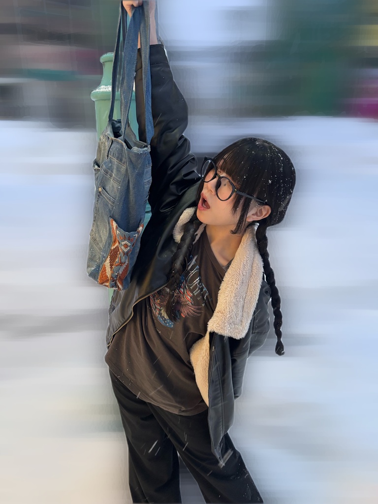 https://s.cheerz.fan/posts/109899/7bcbf830fd29cec7f3c56c99b1b55e8d.jpg